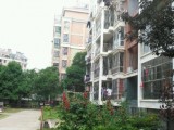 南北通透，周邊配套實施齊全，居家方便
